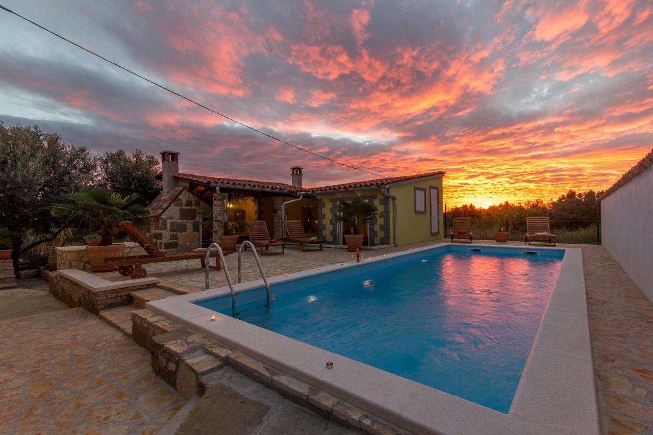 Holiday Home Bukovac بولا المظهر الخارجي الصورة