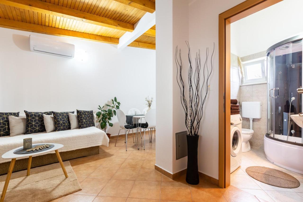 Holiday Home Bukovac بولا المظهر الخارجي الصورة